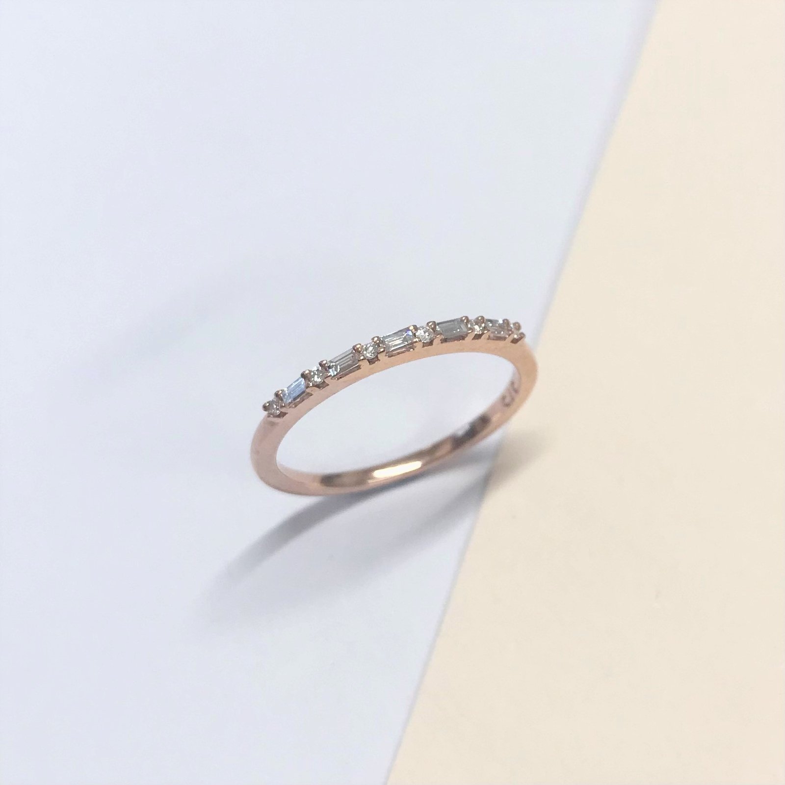 Small diamond hot sale ring band